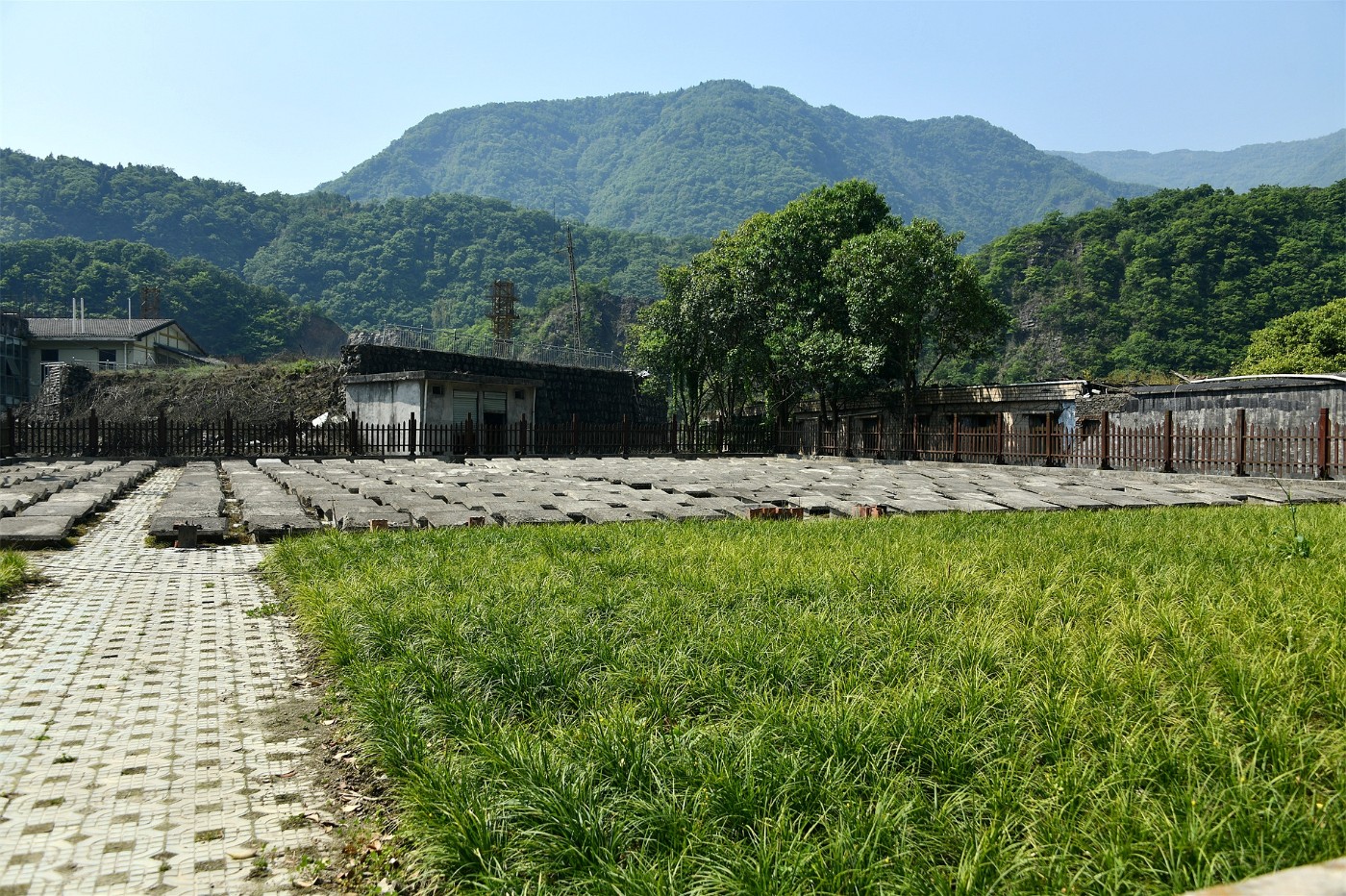 走进北川地震遗址