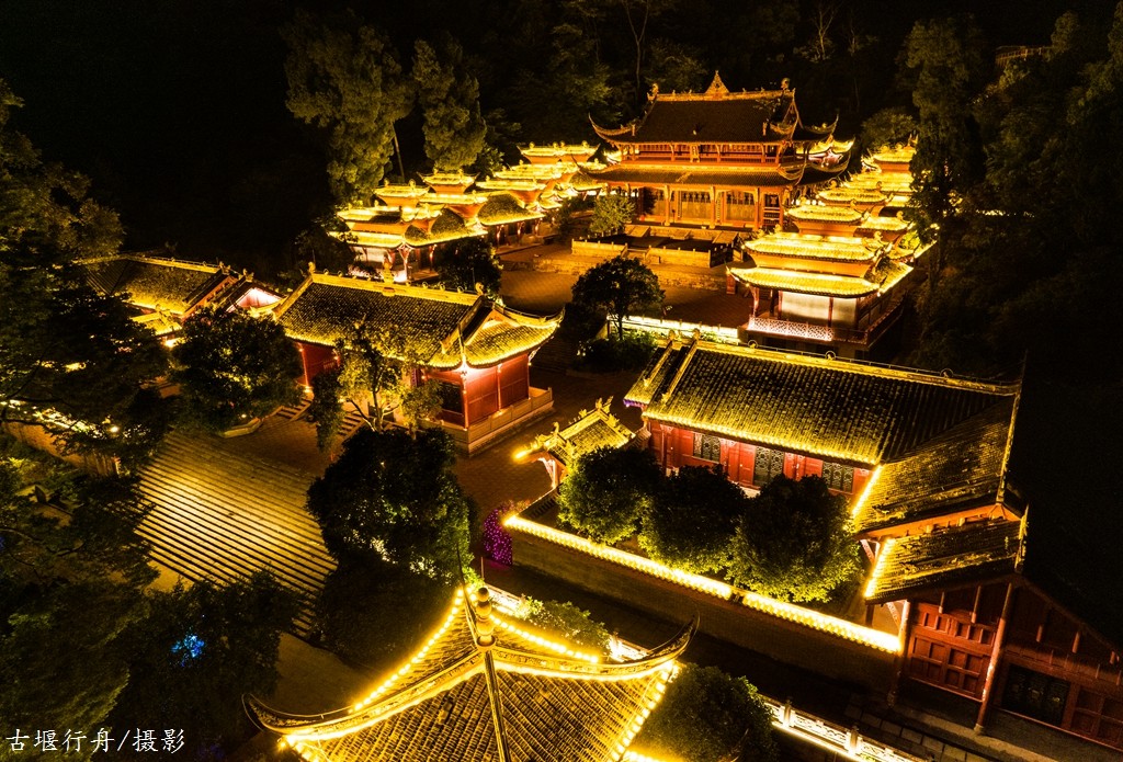 古建筑夜景鸟瞰效果图图片