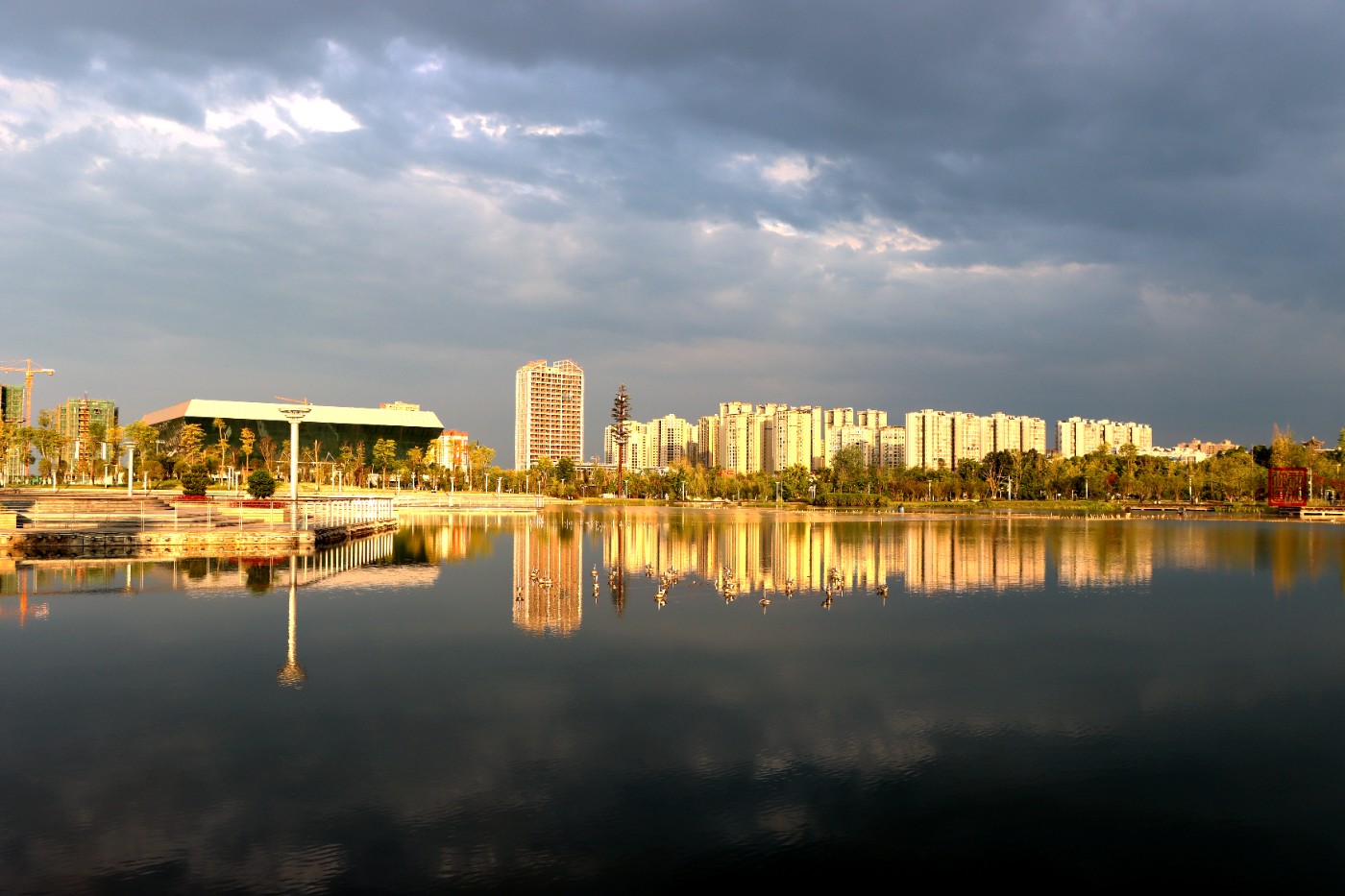 营山水景广场简介图片