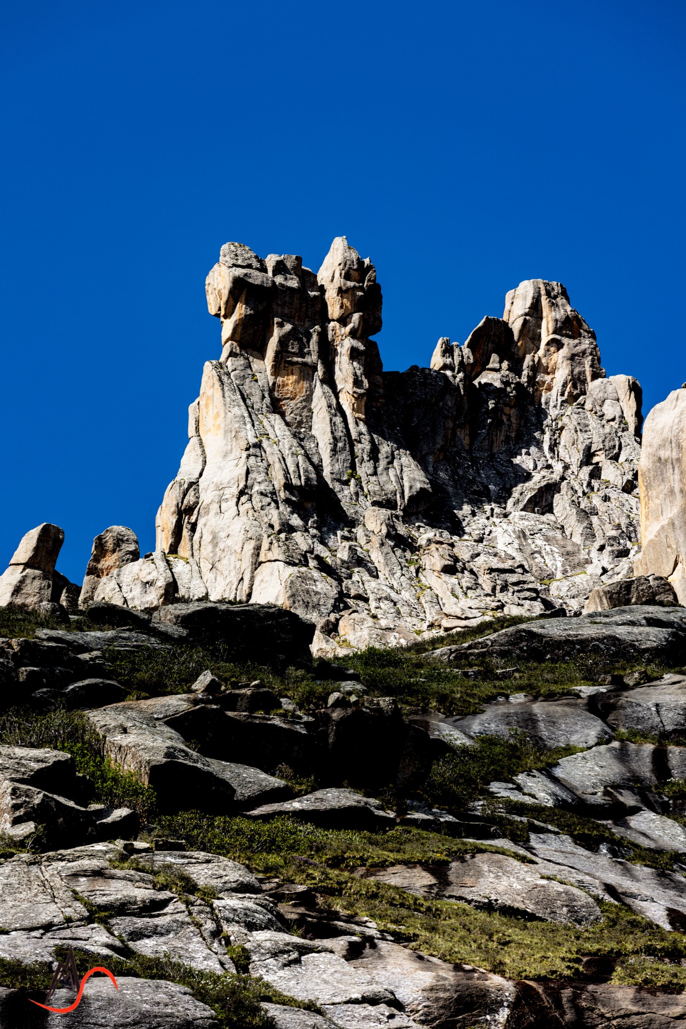 阿坝县石头山风景图片