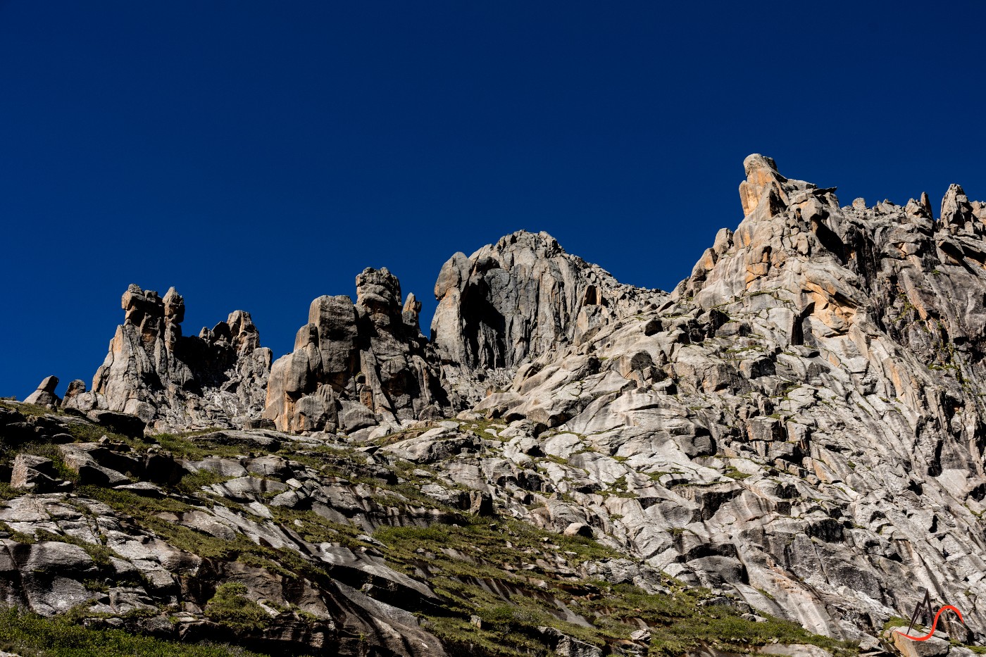 阿坝县石头山风景图片