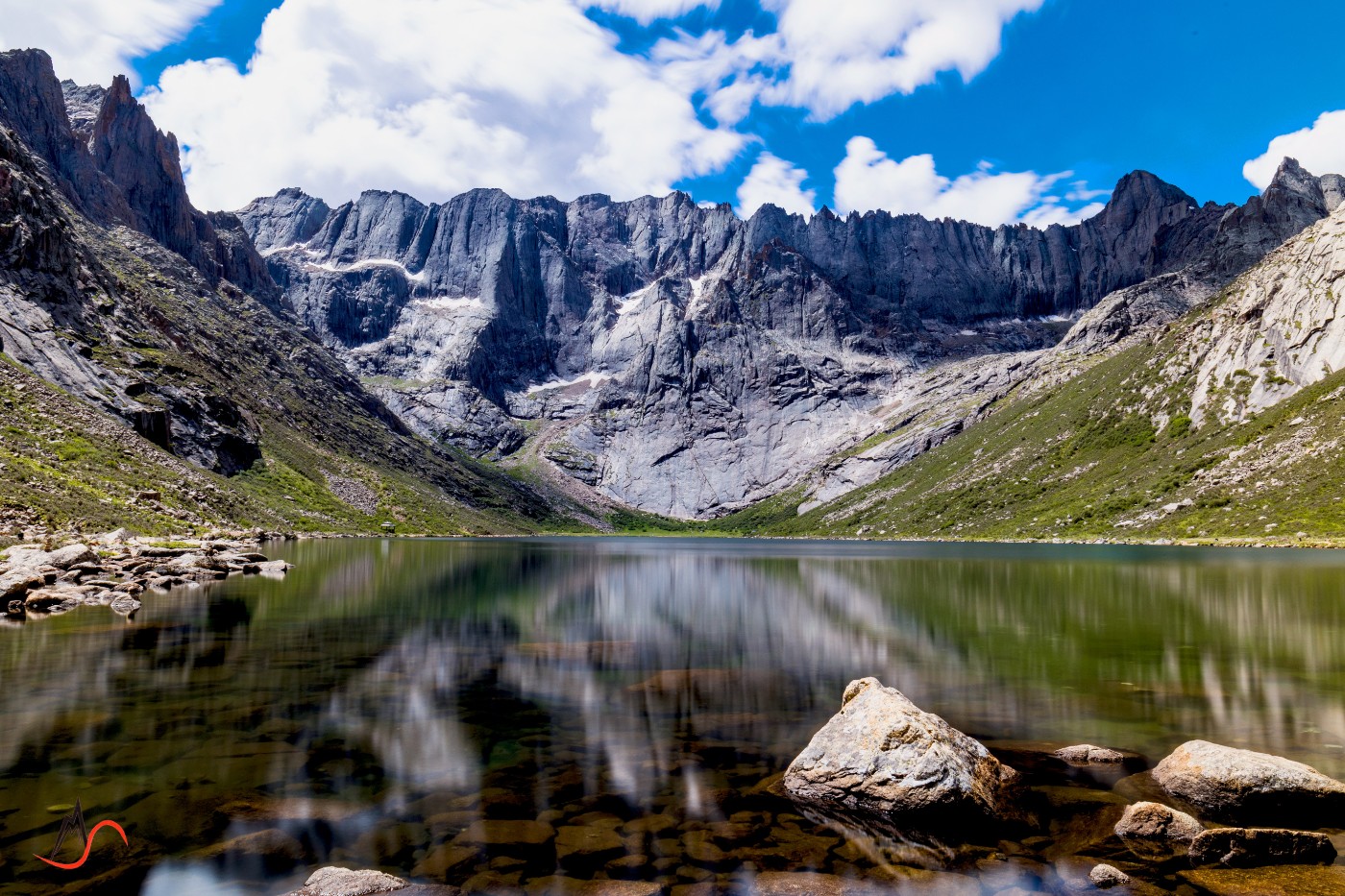 阿坝县石头山风景图片