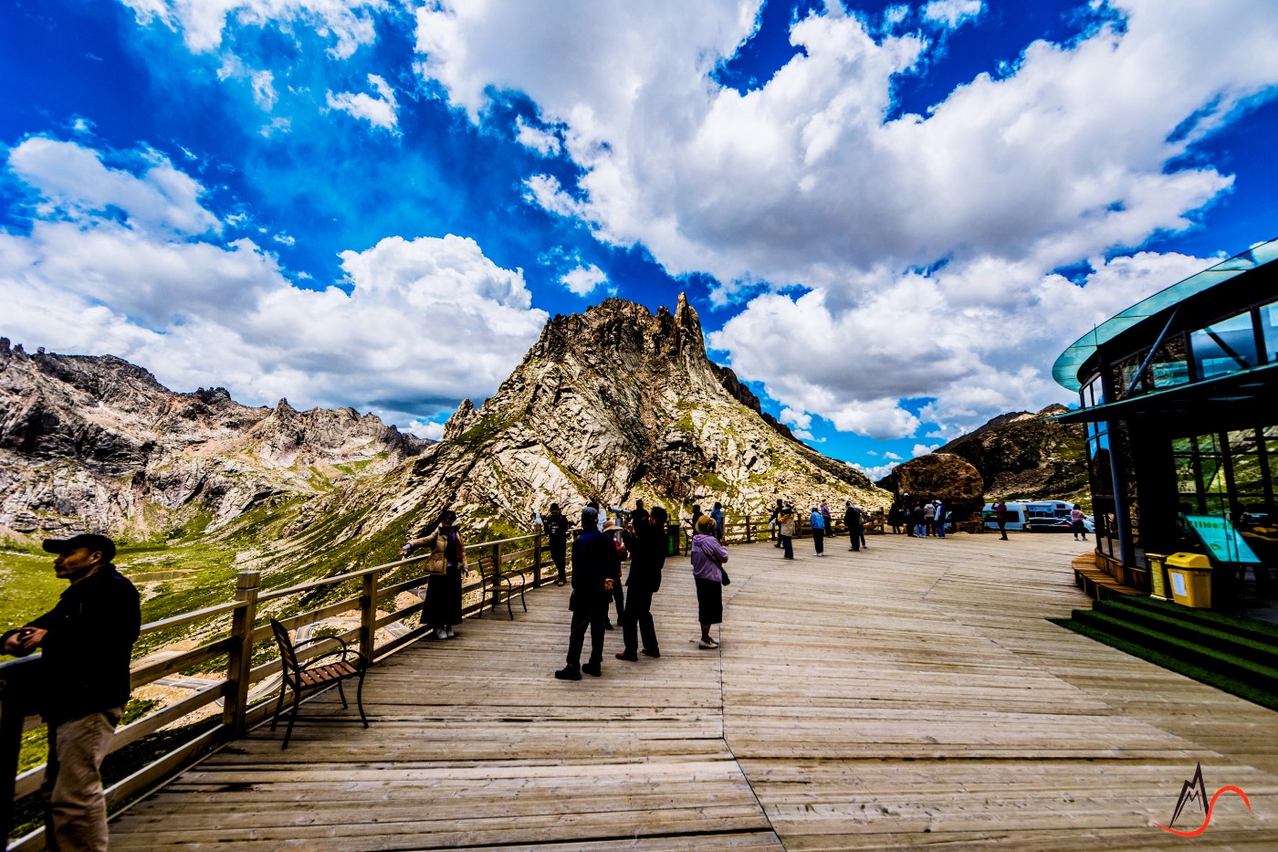 阿坝县石头山风景图片