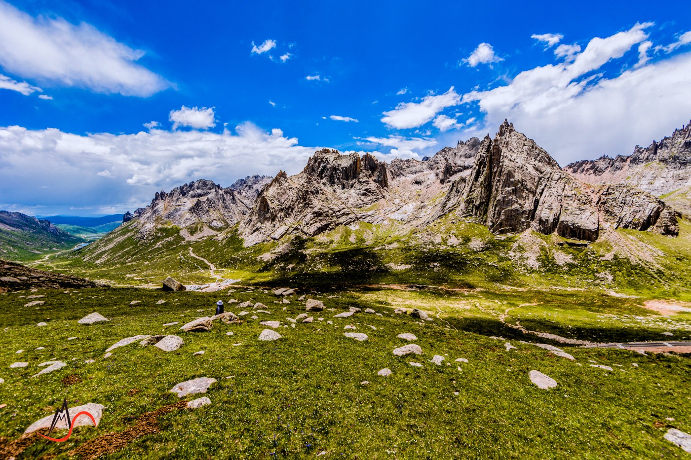 阿坝县石头山风景图片