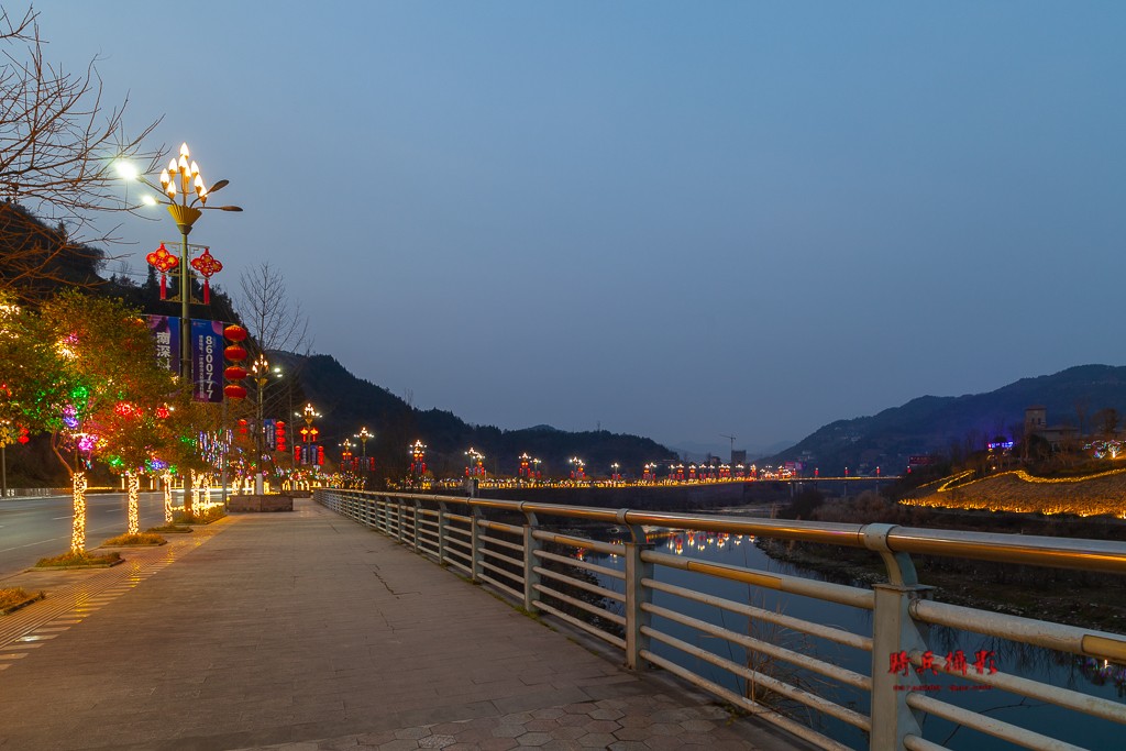 真实夜景马路图片