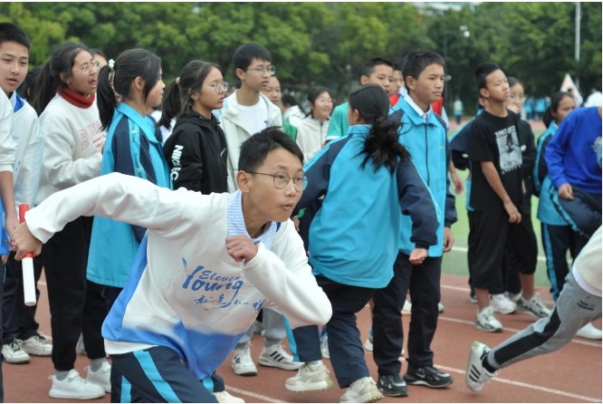 西昌阳光学校校服图片