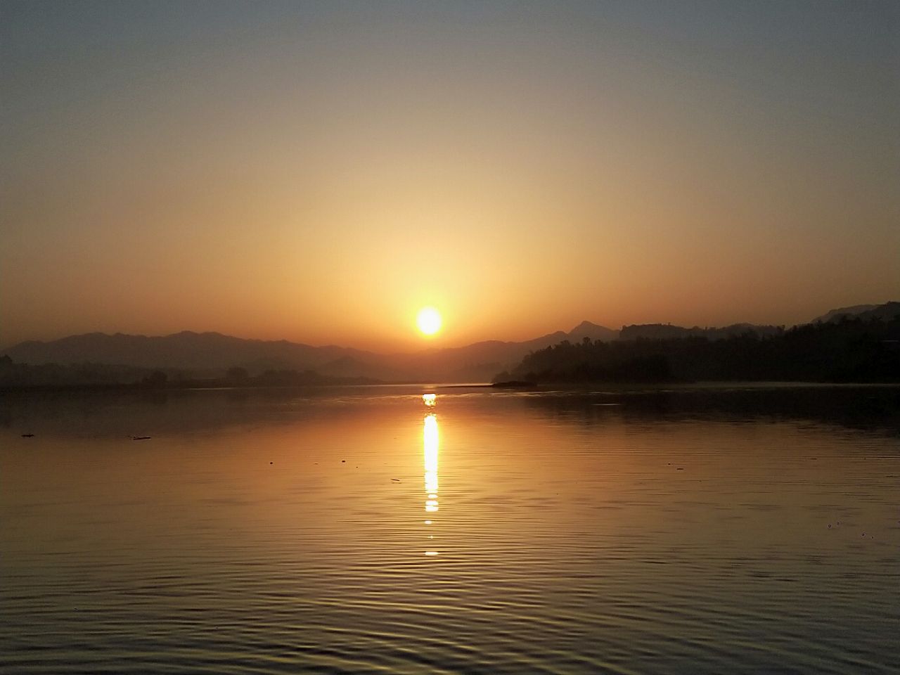 今天清晨我在渠县土溪的渠江河边拍摄的几张日出图片(3月29日)