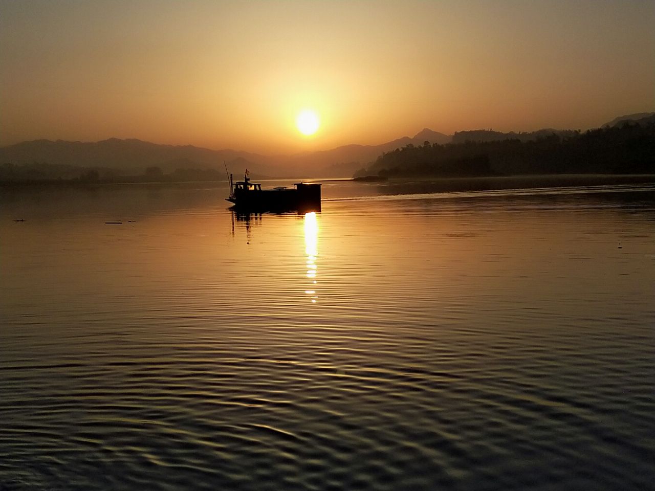 今天清晨我在渠县土溪的渠江河边拍摄的几张日出图片(3月29日)