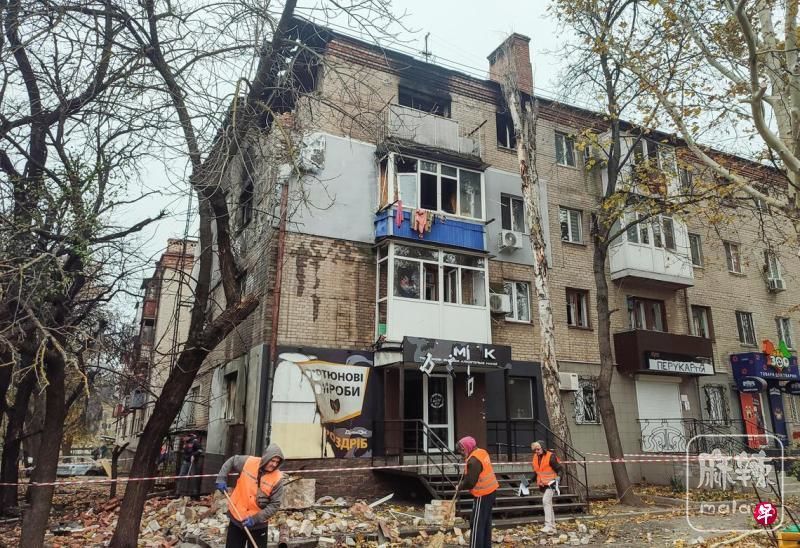 2024-11-11T081131Z1358280458RC2W2BAZSRCLRTRMADP3UKRAINE-CRISIS-ATTACK-MYKOLAIV_0.JPG