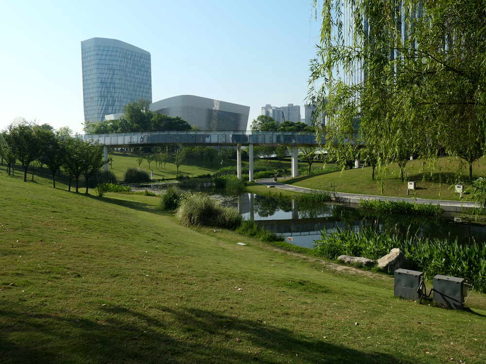 L1043690_.jpg