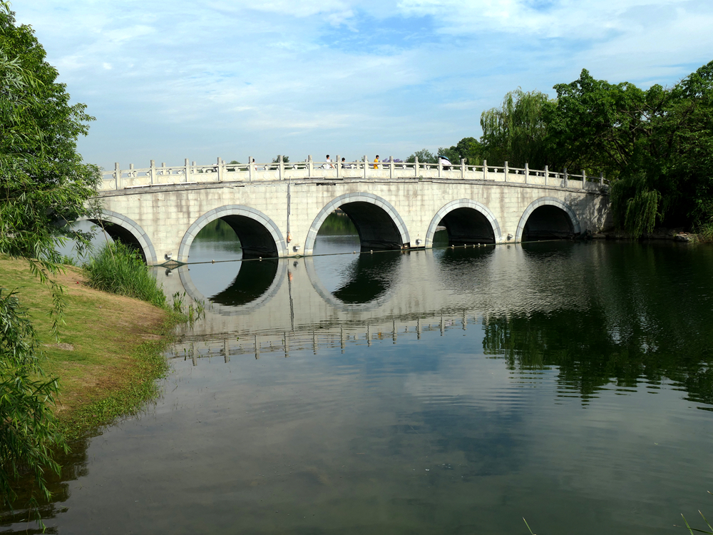 L1043879_.jpg