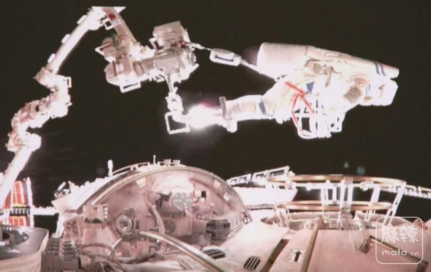 77094b36acaf2edd60bd0f130567b8f938019300.jpeg@f_auto