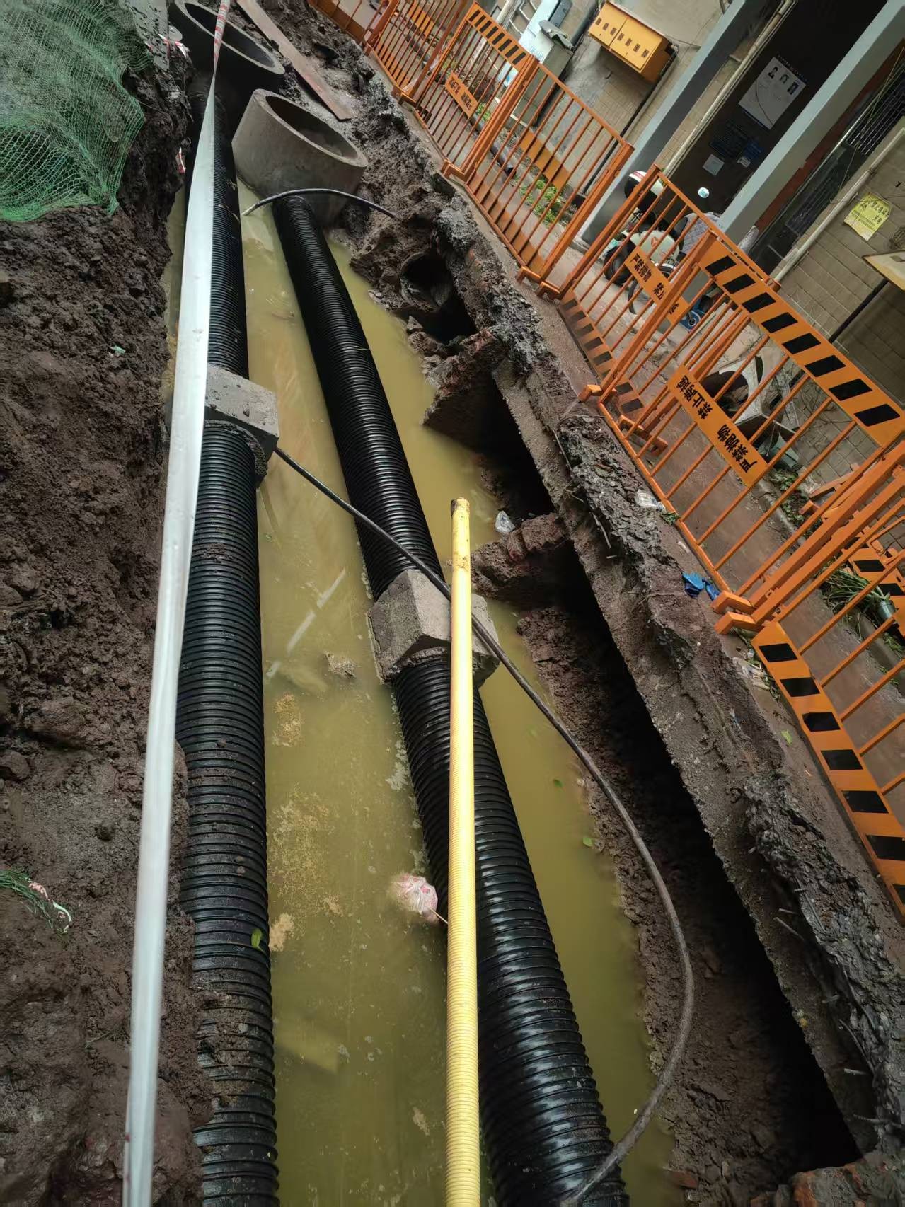 ����ز�����½ӹܵ�δ�����۹�