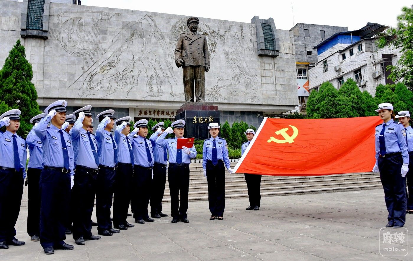 ����ɫӰ�񡿡��μǳ���ʹ�����ж���ɫ���䡷