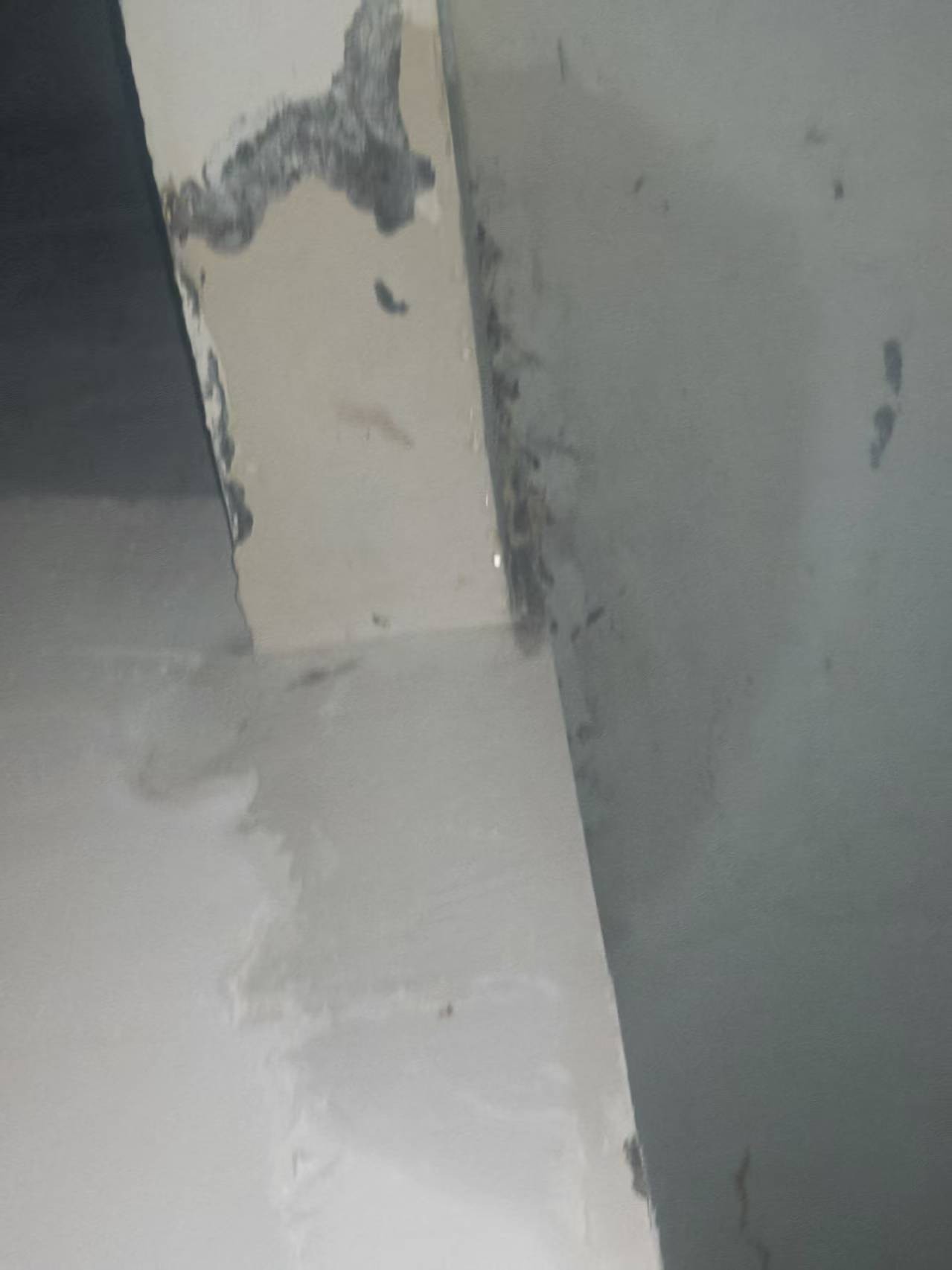 ��λ�Ϸ�©ˮ