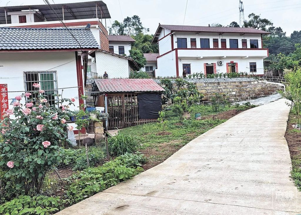 f99ca460-8070-48db-8b0b-ee39dcb5537f.tif.2