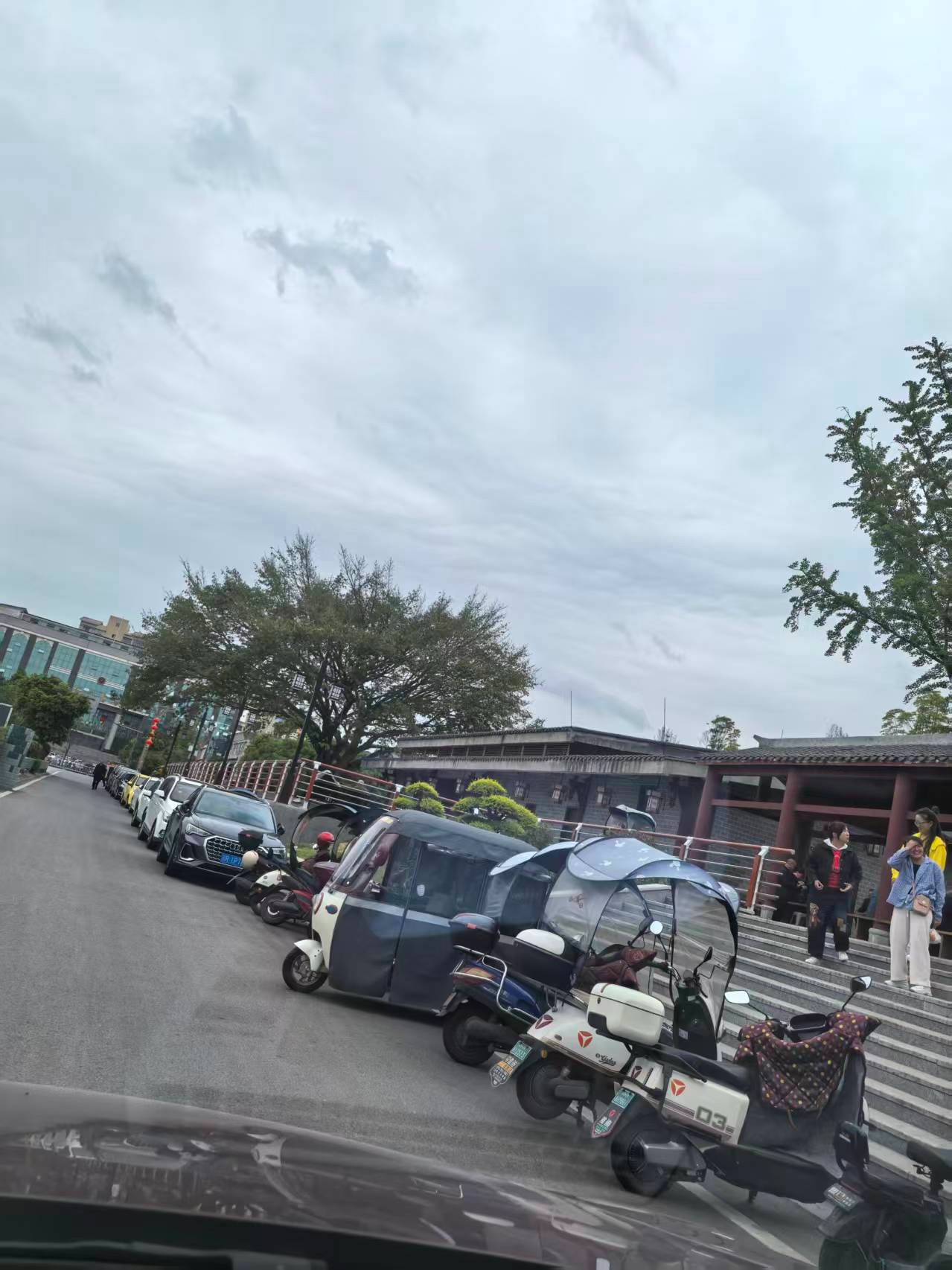 60ac66898c3b8890b4b2afdeff5b372.jpg