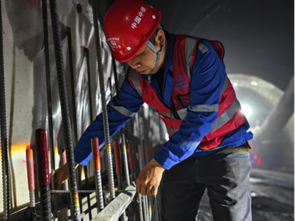���¸���˫���Ҷ���ͨ��ʵ595.png
