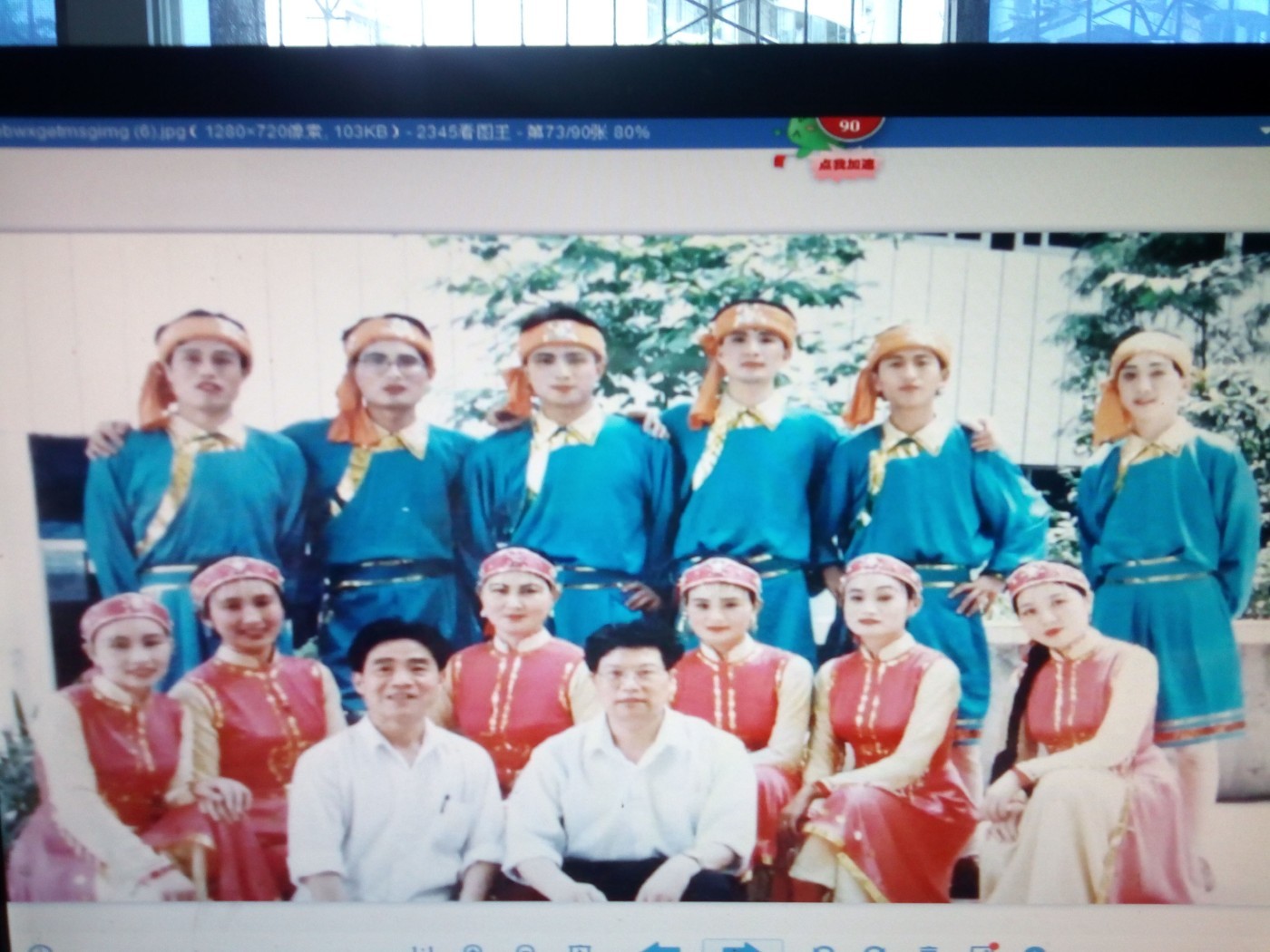 060517d1e1u55uc4yzc85t.jpg