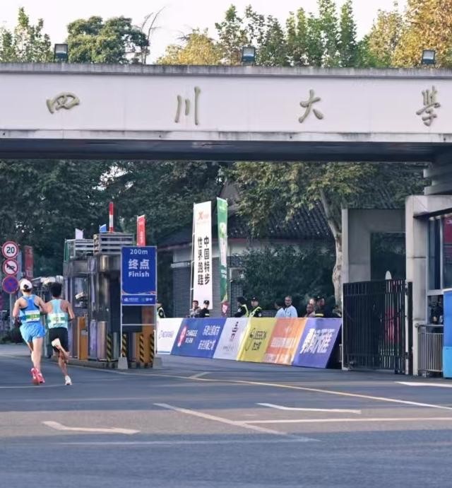 ebf23a61e359a8d6a2a4a0f774af4527.jpg