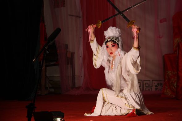 群艺川剧团6月16-18号演出水牌