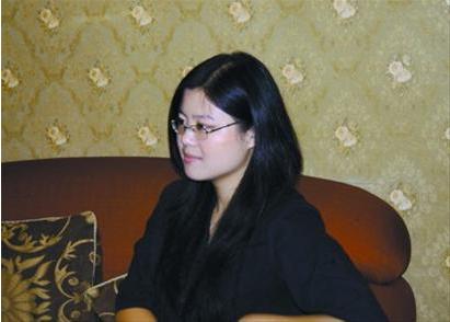 网络红人小月月 拍死凤姐沙滩上